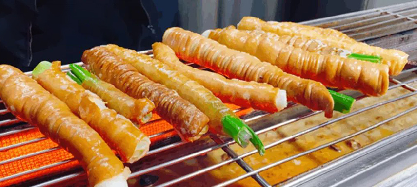 肥腸卷大蔥、鮮鹵肥腸...肥腸進(jìn)入全場(chǎng)景時(shí)代，重量級(jí)選手開(kāi)啟正面廝殺！鄭州預(yù)制菜展見(jiàn)分曉